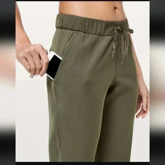 Lululemon On The Fly Pant *Woven 28" Dark Olive - Picture 5 of 8